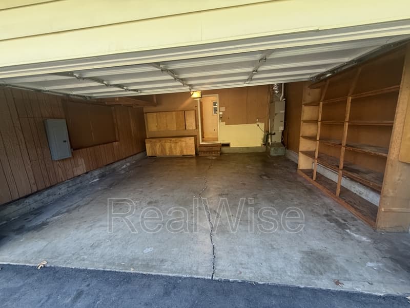 Grants Pass House: 7665 Rogue River Hwy