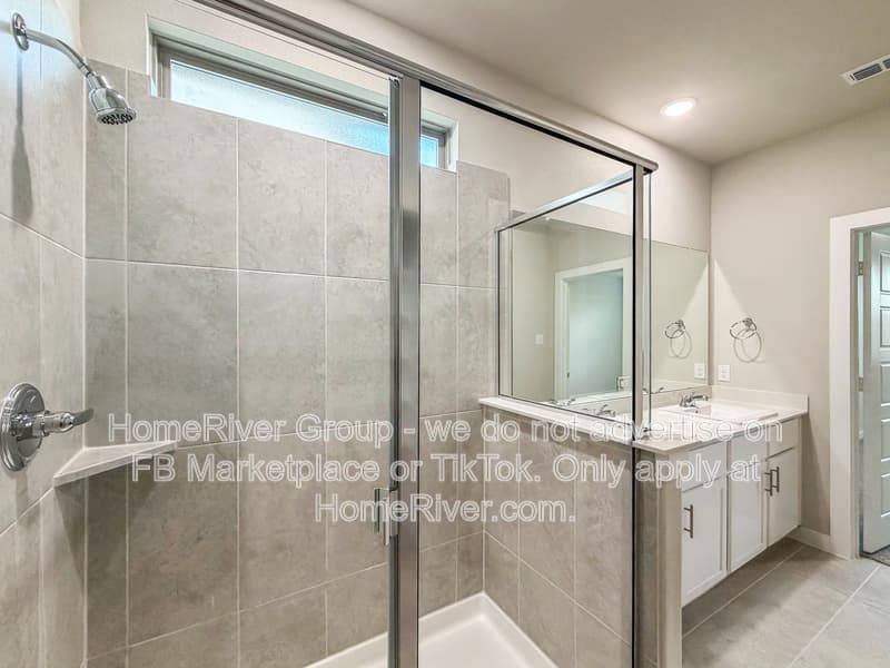Mckinney House: 806 Knox River Dr