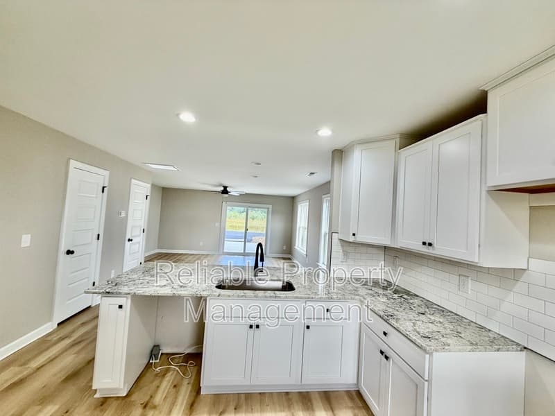 Pine Level Townhome: 420 W Main St