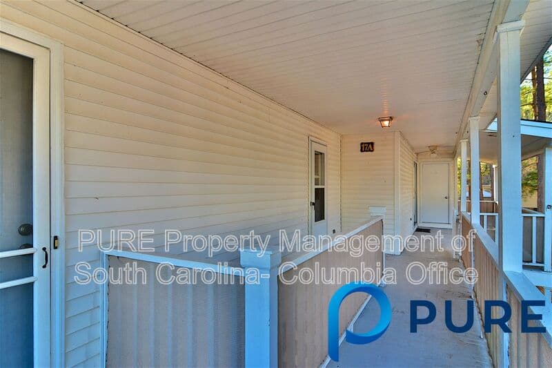 Columbia House: 17A Battery Walk Ct