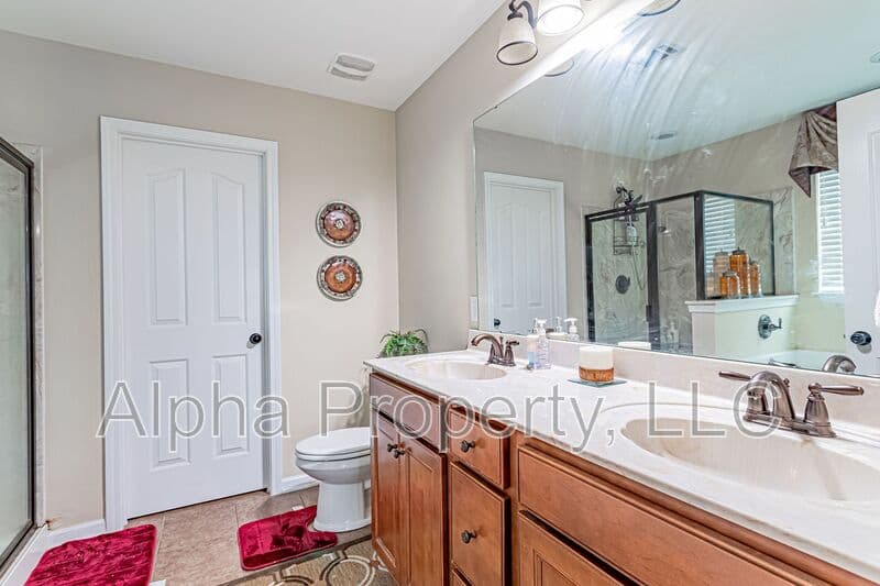 Greer House: 3 Keelin Ln