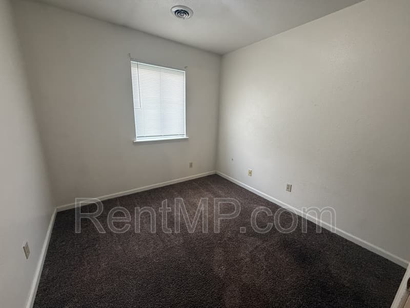 Mt Pleasant Townhome: 722 W Broomfield - Unit H01