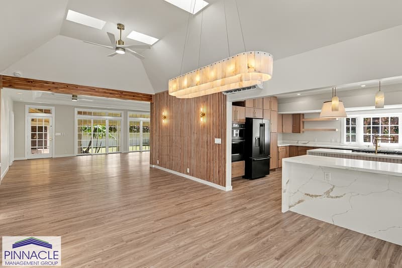 Honolulu House: 814-814A Kealaolu Avenue