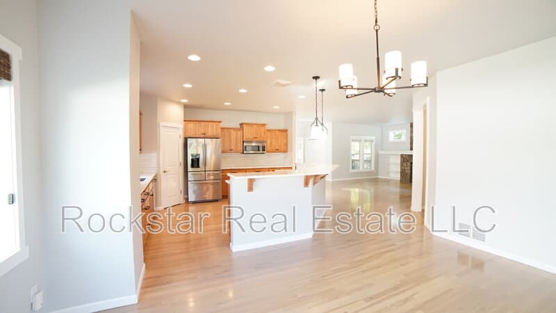 Liberty Lake House: 24999 E Ludlow Ave