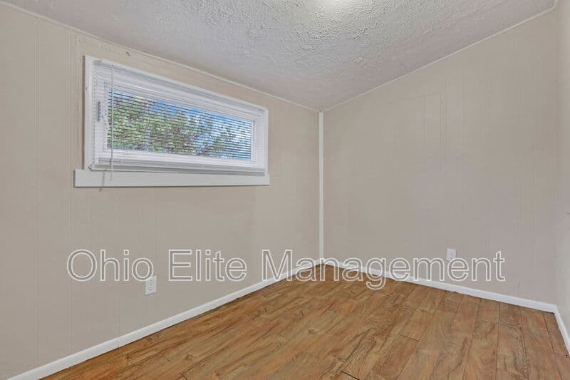 Columbus House: 243 N Wayne Ave