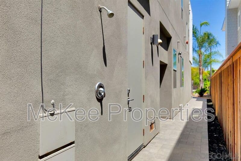 Imperial Beach House: 157 Donax Avenue