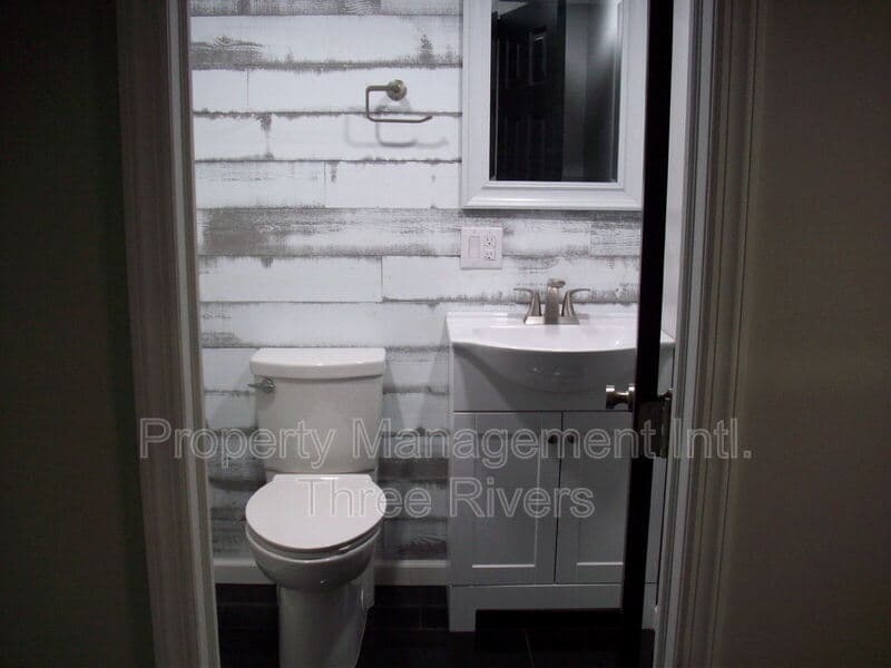 Braddock Condo: 122 Pattison Avenue