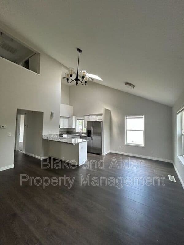 Portland House: 5609 SE 117TH Ave