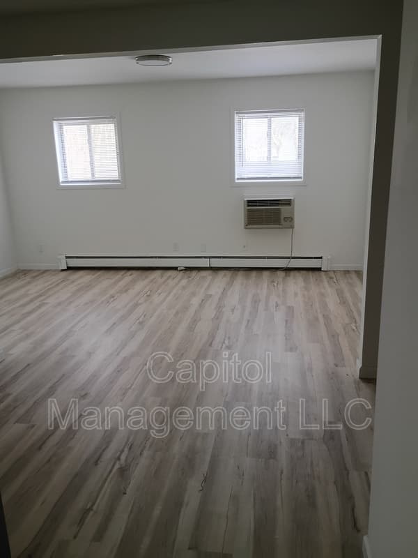 Lansing Condo: 3322 West Michigan Avenue