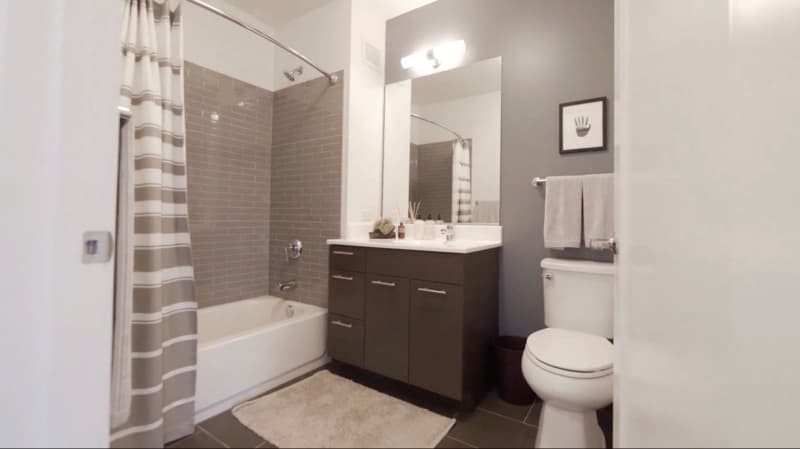 chicago Condo: 661 N La Salle Dr