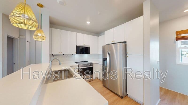 Kapolei House: 91-4099 Hikuono St