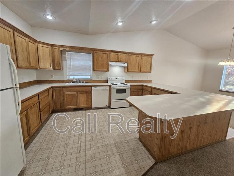 Airway Heights Condo: 823 S Russell St