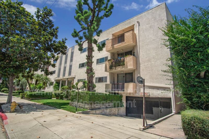 Sherman Oaks Condo: 12955 Riverside Dr.