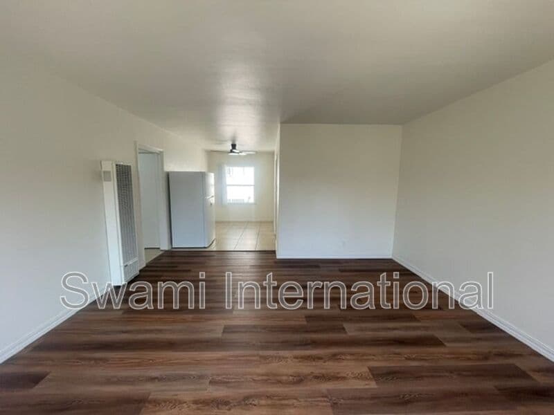 Inglewood Condo: 622 1/2 E. 97th