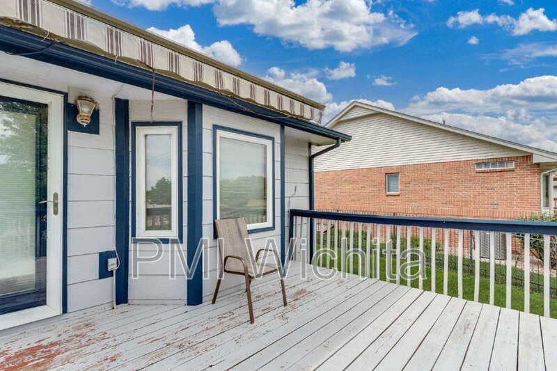 Wichita House: 6514 W Briarwood Ave