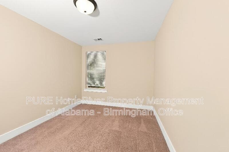 Gardendale House: 4257 Lochshire Lane