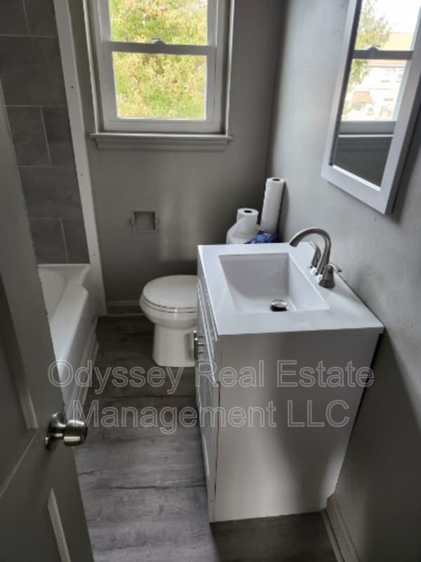 Wildwood Condo: 210 W. Spencer Ave