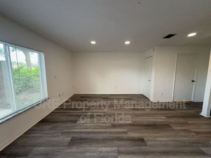 Ocala House: 627 NE 28th Avenue