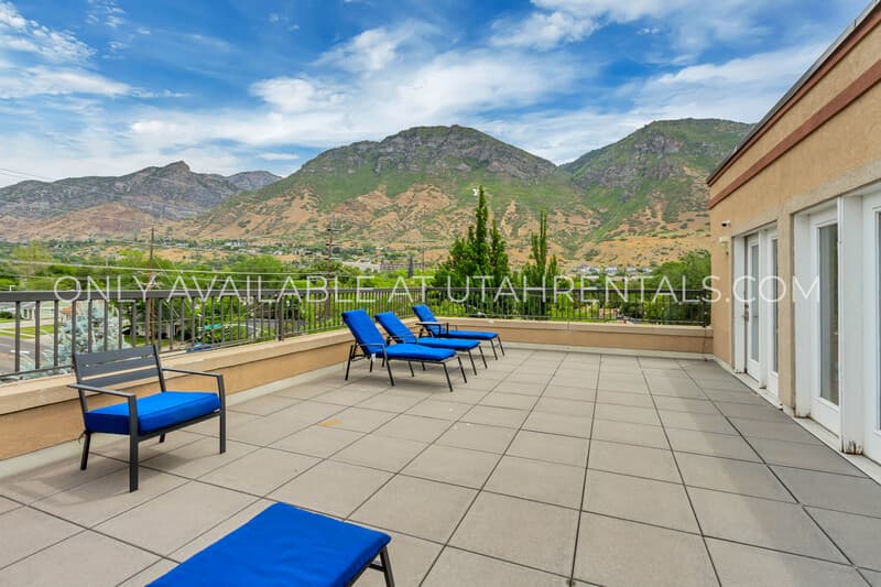 Provo House: 843 E 620 N
