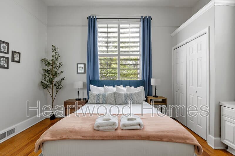 Columbia House: 921 Laurens Street