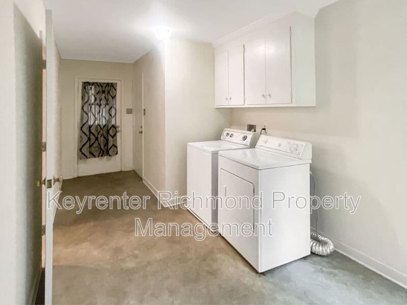 Chesterfield House: 9310 Redbridge Road