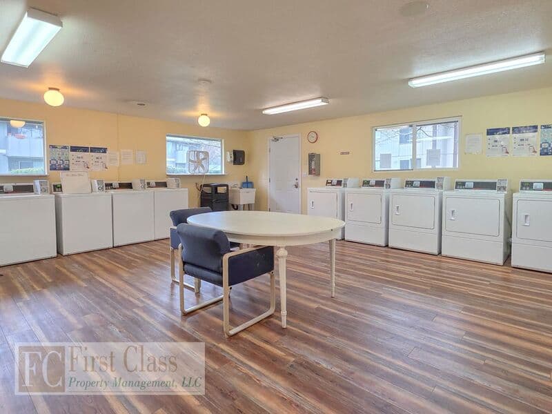 PORTLAND Condo: 1370 NE 186TH AVE