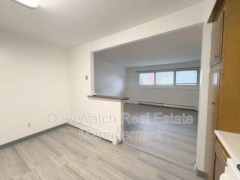 Anchorage House: 3031 W 30th Ave