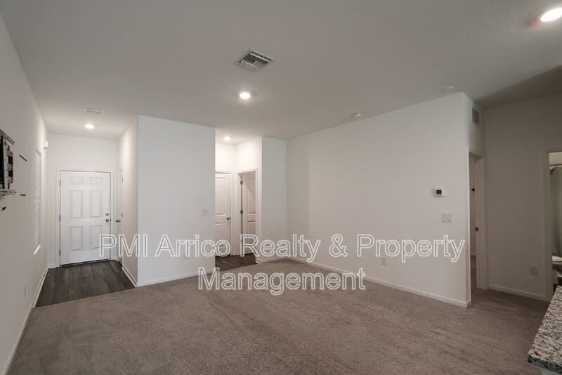 Zephyrhills House: 35552 Shade Fern La