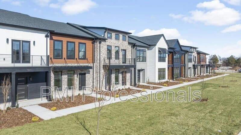 Murfreesboro Townhome: 2124 Gracie Bug Loop