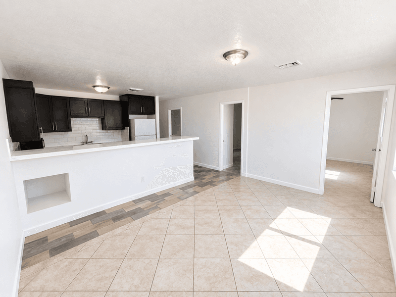 Coolidge Condo: 372 West Northern Avenue