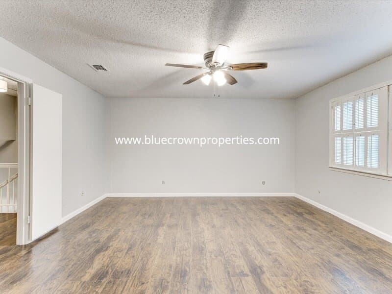 Arlington House: 462 Westview Terrace