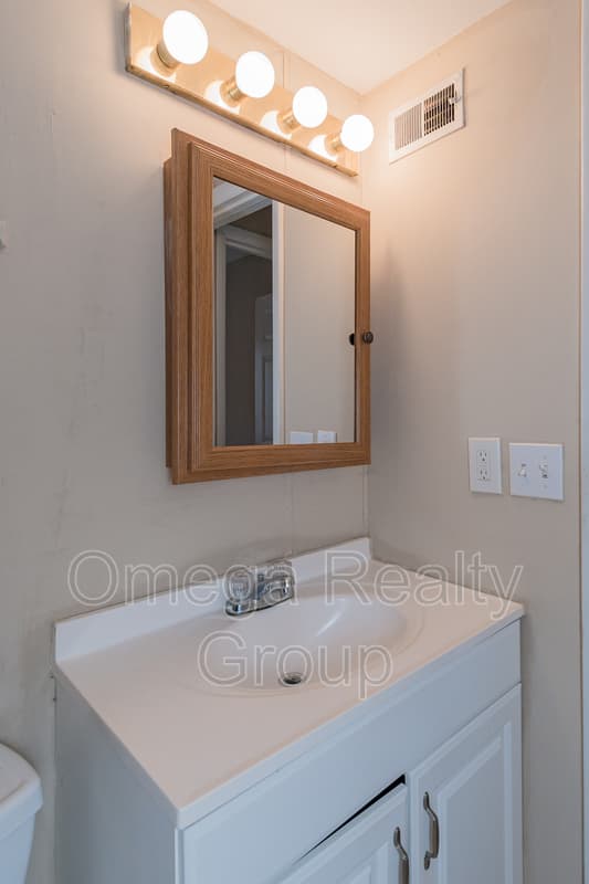 Jasper Condo: 1600 14th Ave E