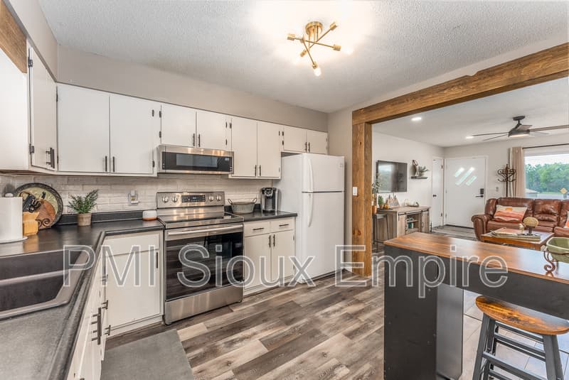 Sioux Falls Townhome: 842 S Southeastern Ave