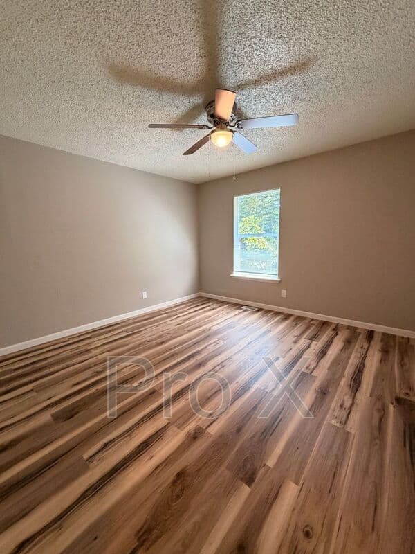 Fayetteville House: 506 N Betty Jo Drive
