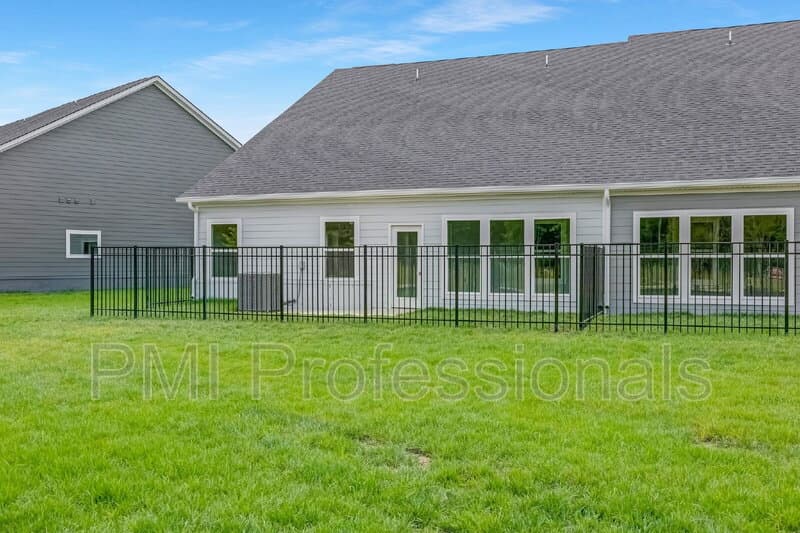 Murfreesboro Townhome: 2035 Grace Johns Circle
