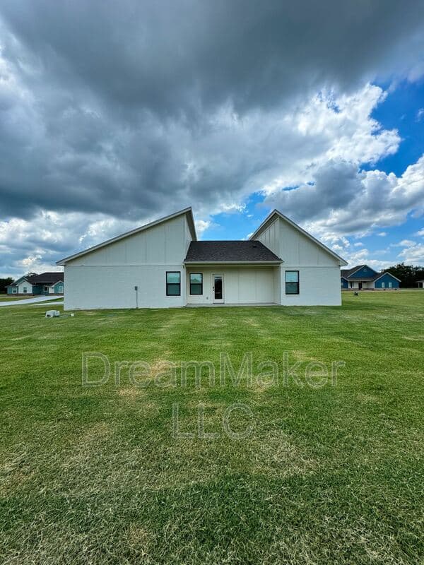 Goldsby House: 5253 Lily Lane