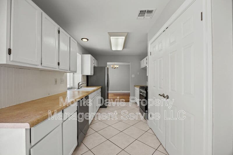 Leander House: 2502 Cynthia Court