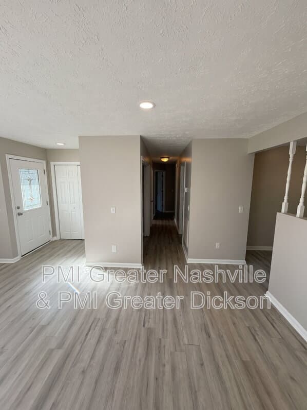 Dickson House: 407 Marshall Stuart Dr