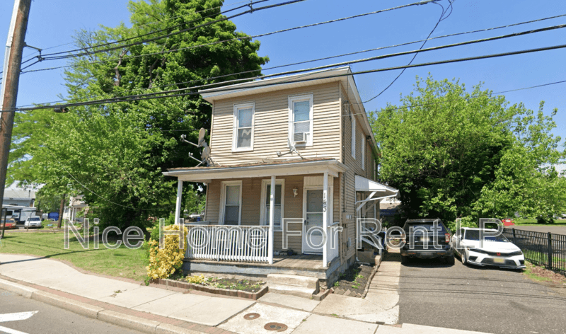 Riverside Condo: 143 Lafayette St