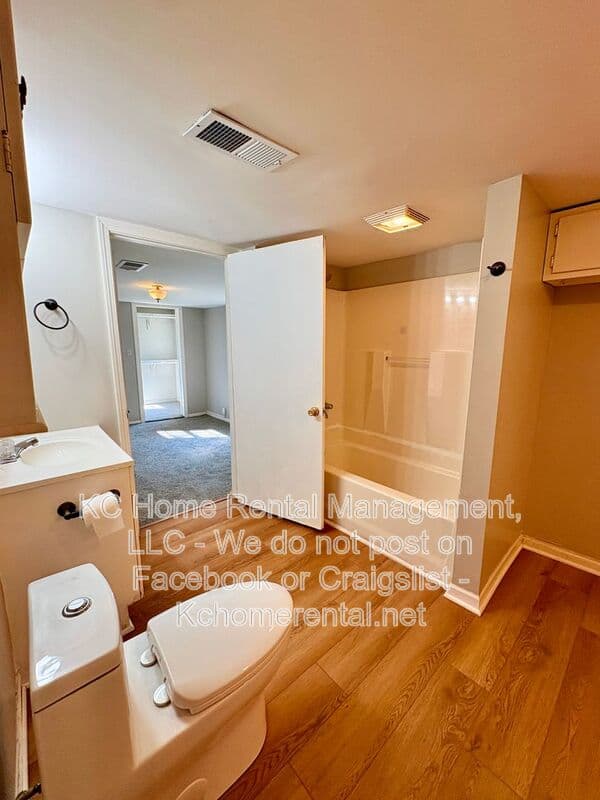 Kansas City House: 2817 West 41st Avenue