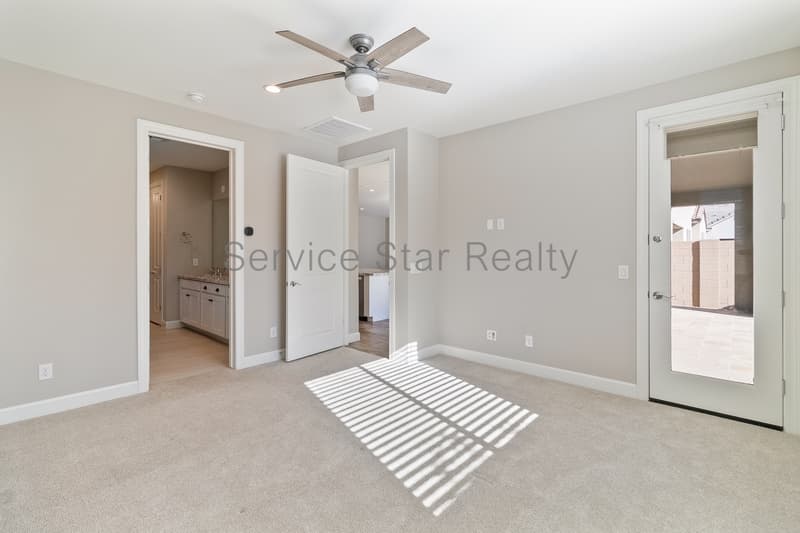 Surprise House: 17171 W Thousand Oaks St