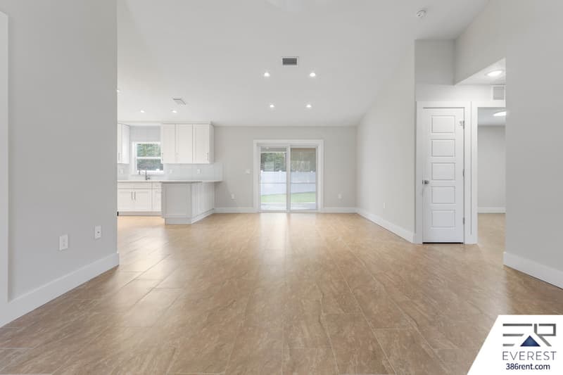 Palm Coast House: 12 Walt Place
