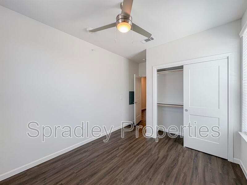 Belton Condo: 710 Shine St, Apt 1202