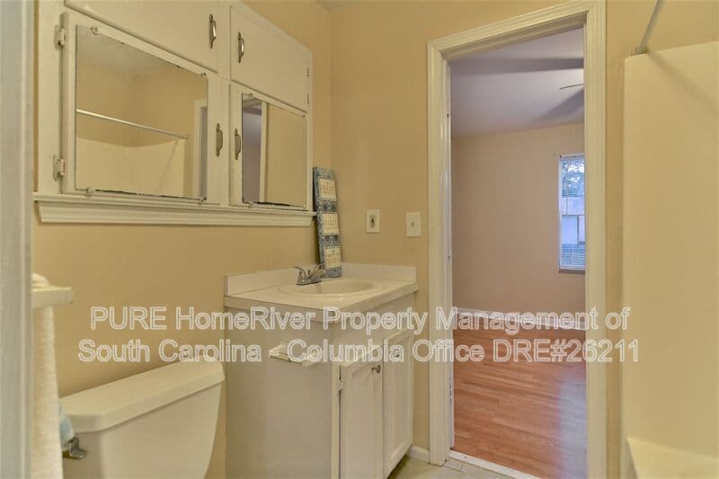 Columbia House: 1545 Lilly Avenue