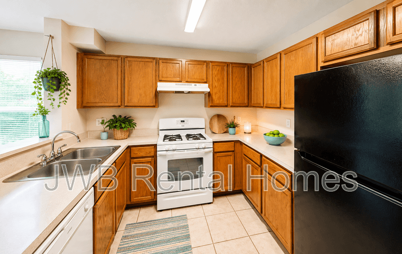 Jacksonville Townhome: 85 5th St W
