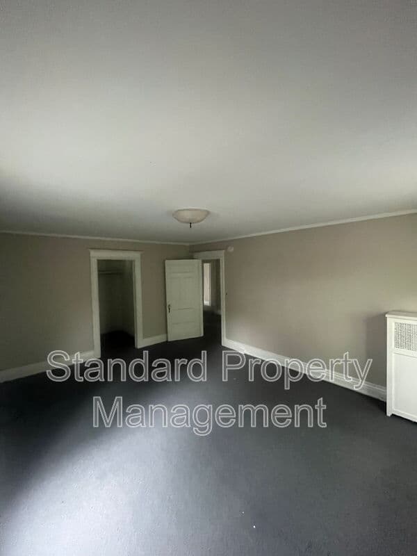 Rochester Condo: 293 Dartmouth St (Apt 2/Up)
