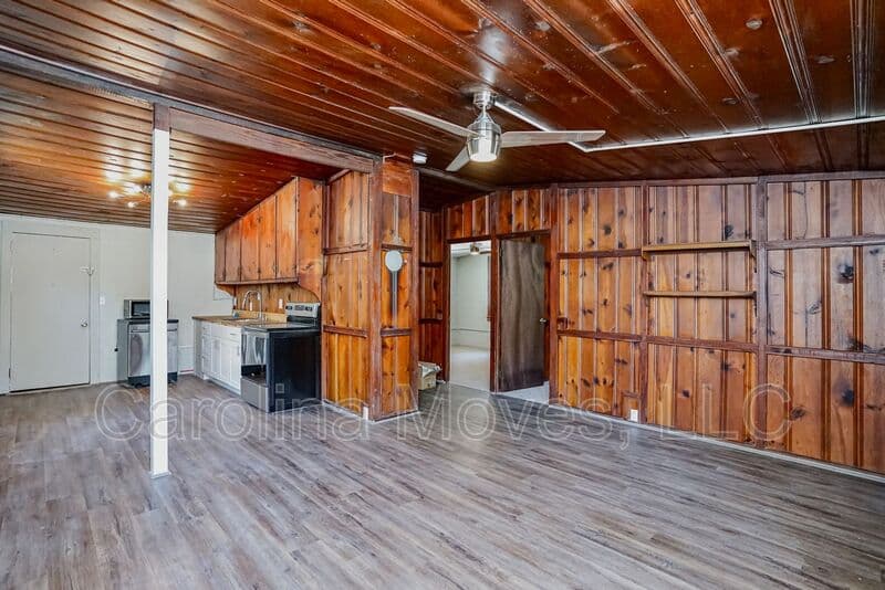 Taylors House: 205 Brushy Creek Road