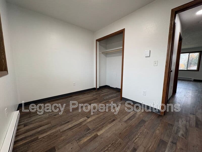 Center House: 217 North Lakota Ave