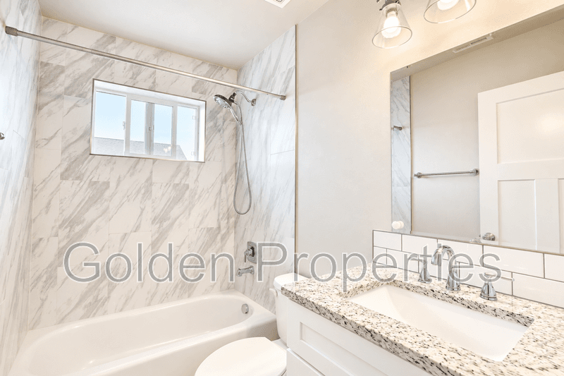 Post Falls House: 12153 W Moorfield Ave