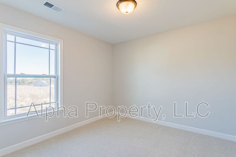 Moore House: 2204 Davenport Ct